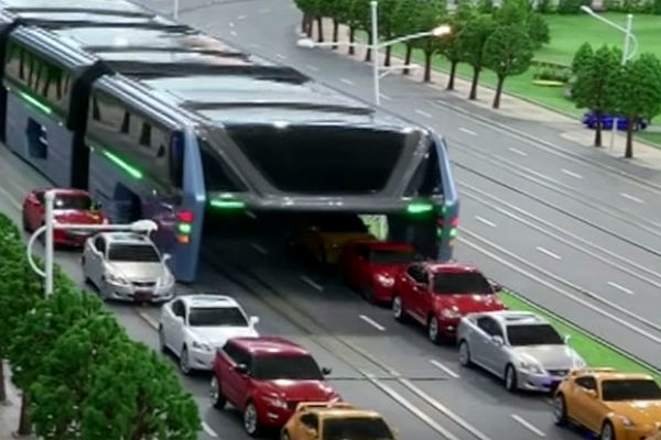 В Китае показали концепт автобуса, под которым могут проезжать машины