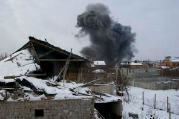  На химзаводе в Донецке после артобстрела прогремел взрыв 