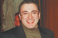 Эта фотография тогда еще главы «ЮКОСа» Михаила Ходорковского 
сделана в 2000 году, за три года до его ареста. На ней он молод, весел и
 полон жизни. Фото «КоммерсантЪ»
