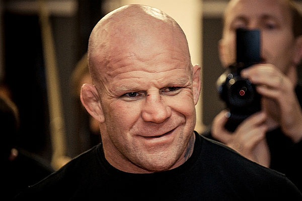 Боец Монсон рассказал о завершении карьеры Боец Монсон рассказал о завершении карьеры