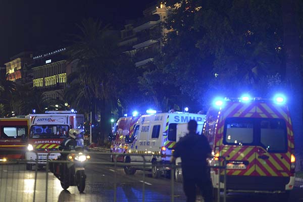 После теракта в Ницце четверо граждан России остаются в больницах Франции