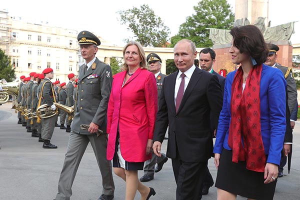 Би-би-си: поездка казачьего хора на свадьбу в Австрию с Путиным будет стоить 1,8 миллиона рублей