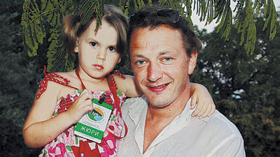 Амели маратовна башарова. Марат башаров с сыном. Марат башаров и дочь амели. Артист башаров марат дочь амели. Амели маратовна башарова.